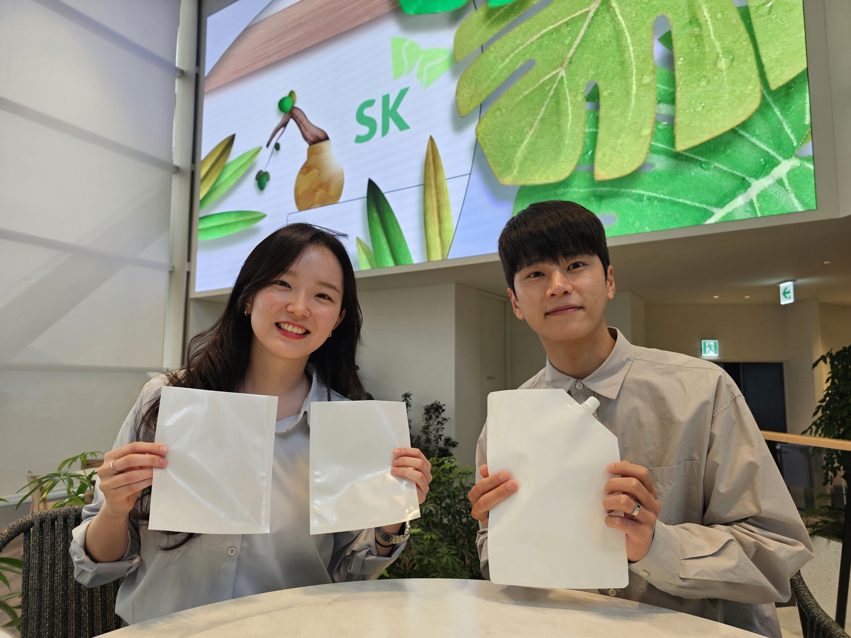 SK지오센트릭·율촌화학, 재활용 용이한 플라스틱 포장재 개발 나선다